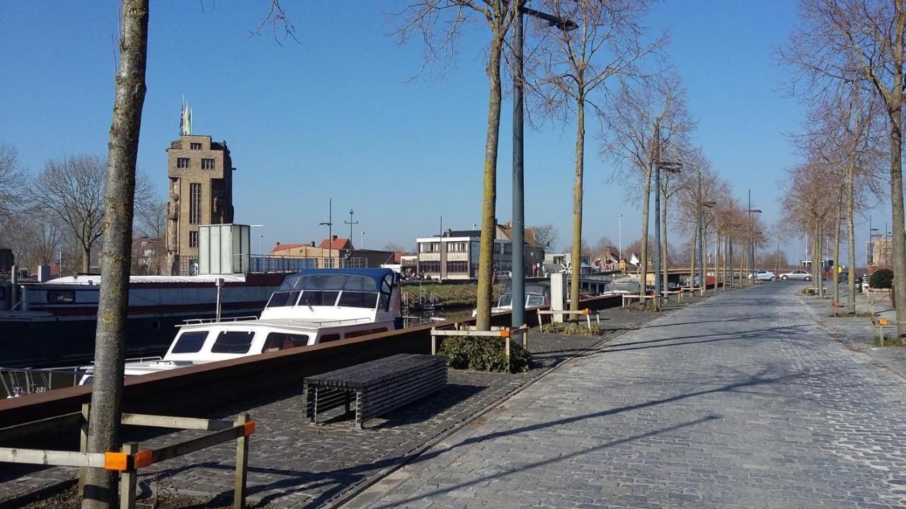 Vakantiehuis Bloemmolenkaai Diksmuide Exterior foto